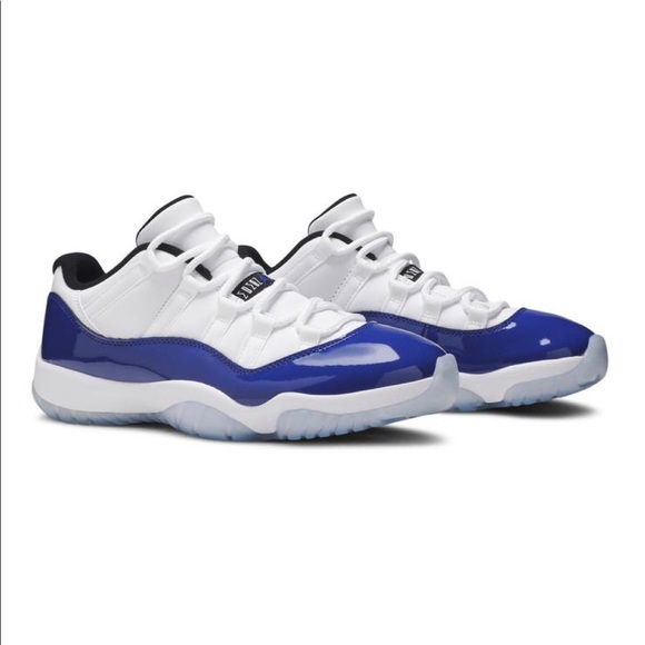 WMNS Air Jordan 11 Retro Low